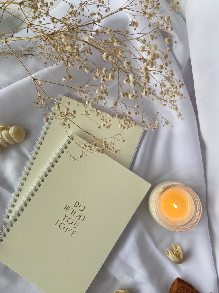 MIGHTY WOMEN MONTHLY MIRACLE PLANNER