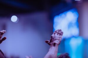 bible hand/hands up