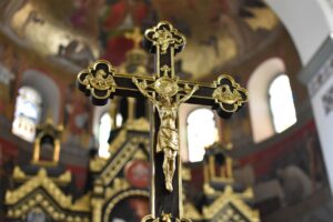 bible hands/cross