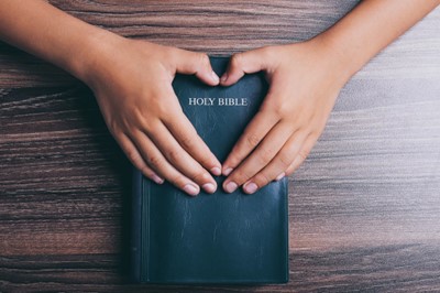 Bible hands